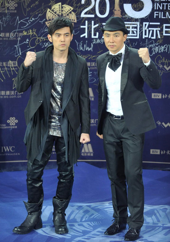 反击遏制 反击遏制